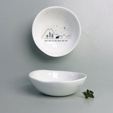 Afbeelding in Gallery-weergave laden, Onregelmatig kommetje met tekst