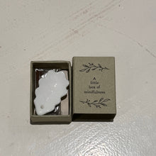 Afbeelding in Gallery-weergave laden, Tiny box