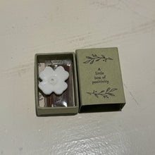 Afbeelding in Gallery-weergave laden, Tiny box