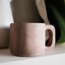 Afbeelding in Gallery-weergave laden, Houten mok
