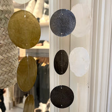 Afbeelding in Gallery-weergave laden, Schelpen slinger
