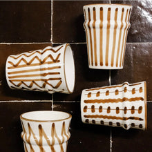 Afbeelding in Gallery-weergave laden, Wit bruine beker fez
