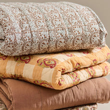 Afbeelding in Gallery-weergave laden, Gewatteerd plaid india
