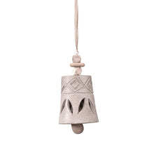 Afbeelding in Gallery-weergave laden, Terra cotta bells
