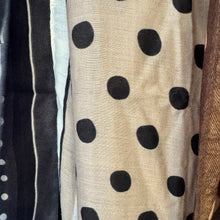 Afbeelding in Gallery-weergave laden, Polka dot sjaal

