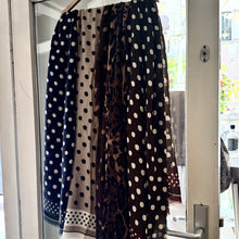 Afbeelding in Gallery-weergave laden, Polka dot sjaal
