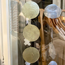 Afbeelding in Gallery-weergave laden, Schelpen slinger
